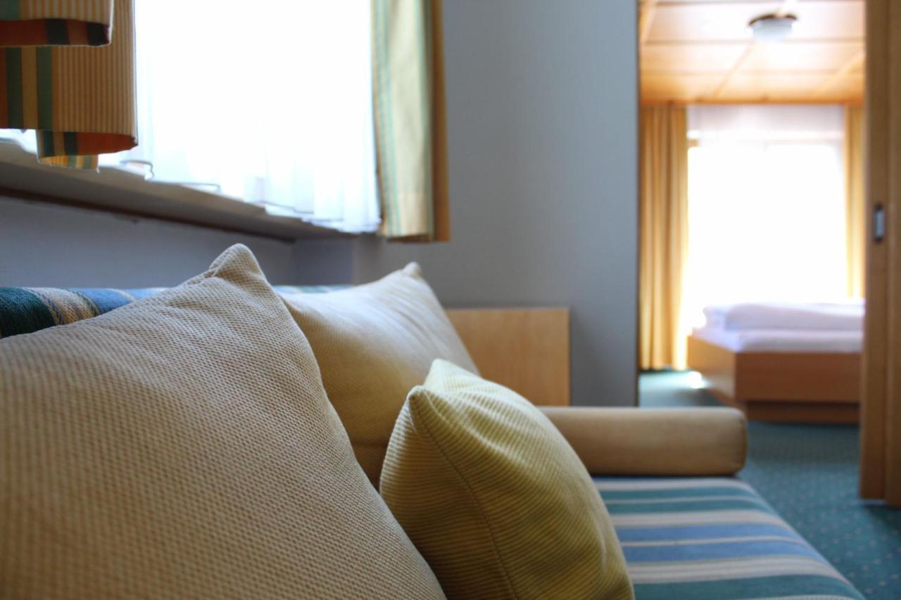 Wanderhotel Garni Cresta 施伦斯 外观 照片